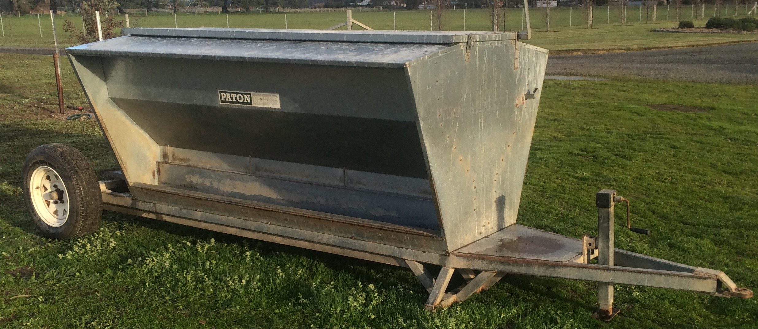 Paton 1 tonne Mobile Lick Feeder Livestock Equipment Livestock